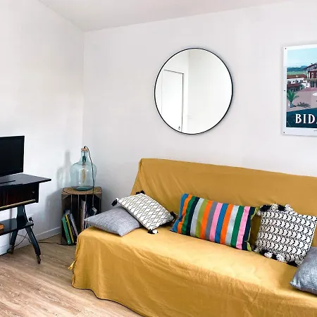Ilbarritz, T2 Proche Plage/parking/terrasse * 比达尔